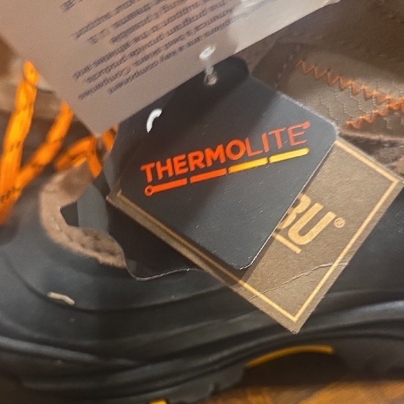 Khombu Tan and Black Outdoor Boots with Orange Laces In Men's Size 9 NWOB - Picture 6 of 10